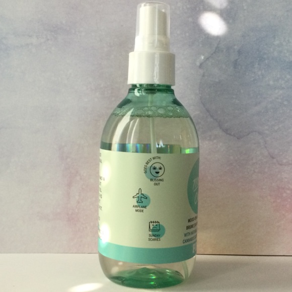 VS Pink Mood Body Mist - Picture 3 of 4